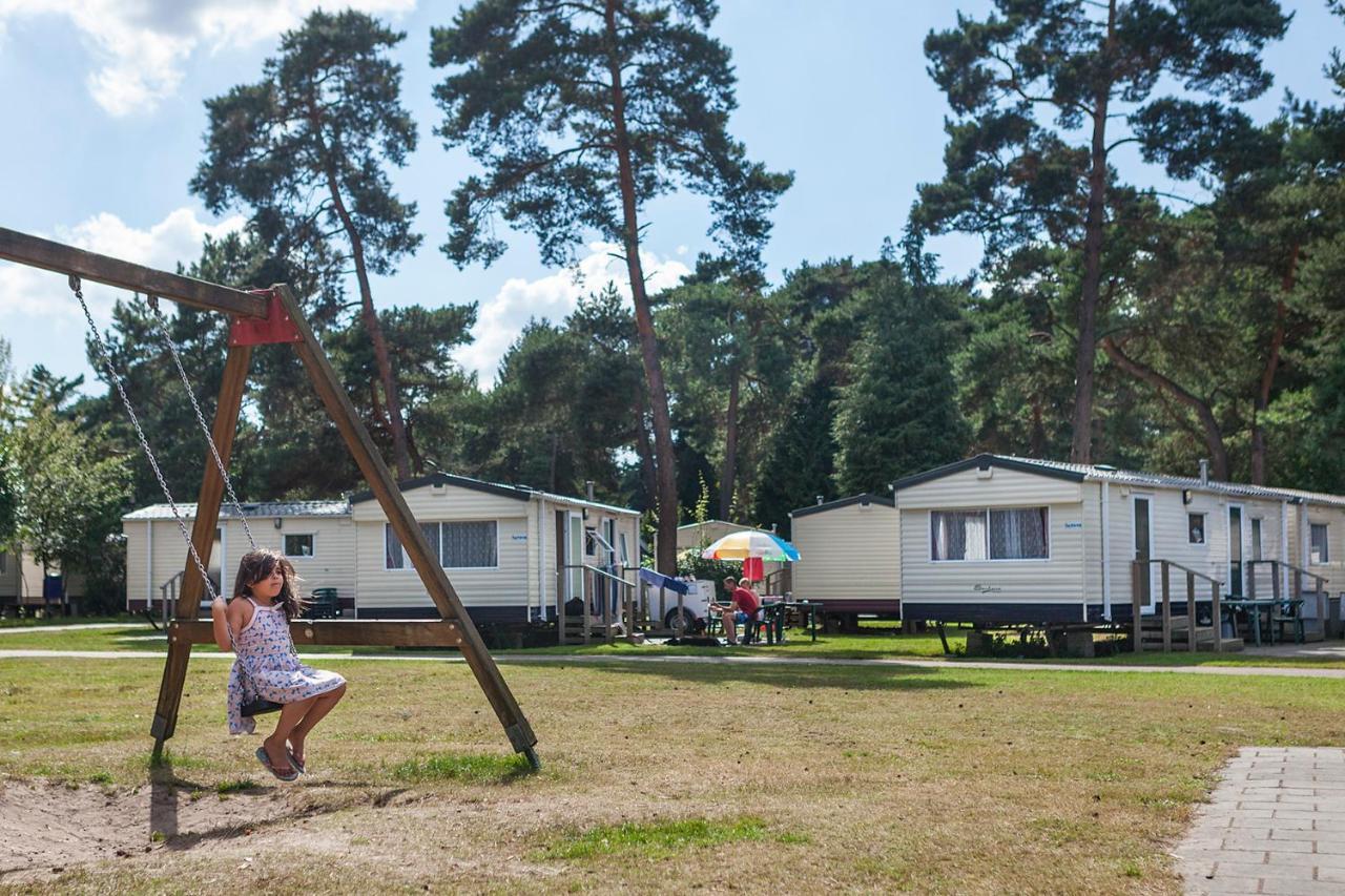 Hotel Camping Blauwe Meer Nv à Lommel Extérieur photo