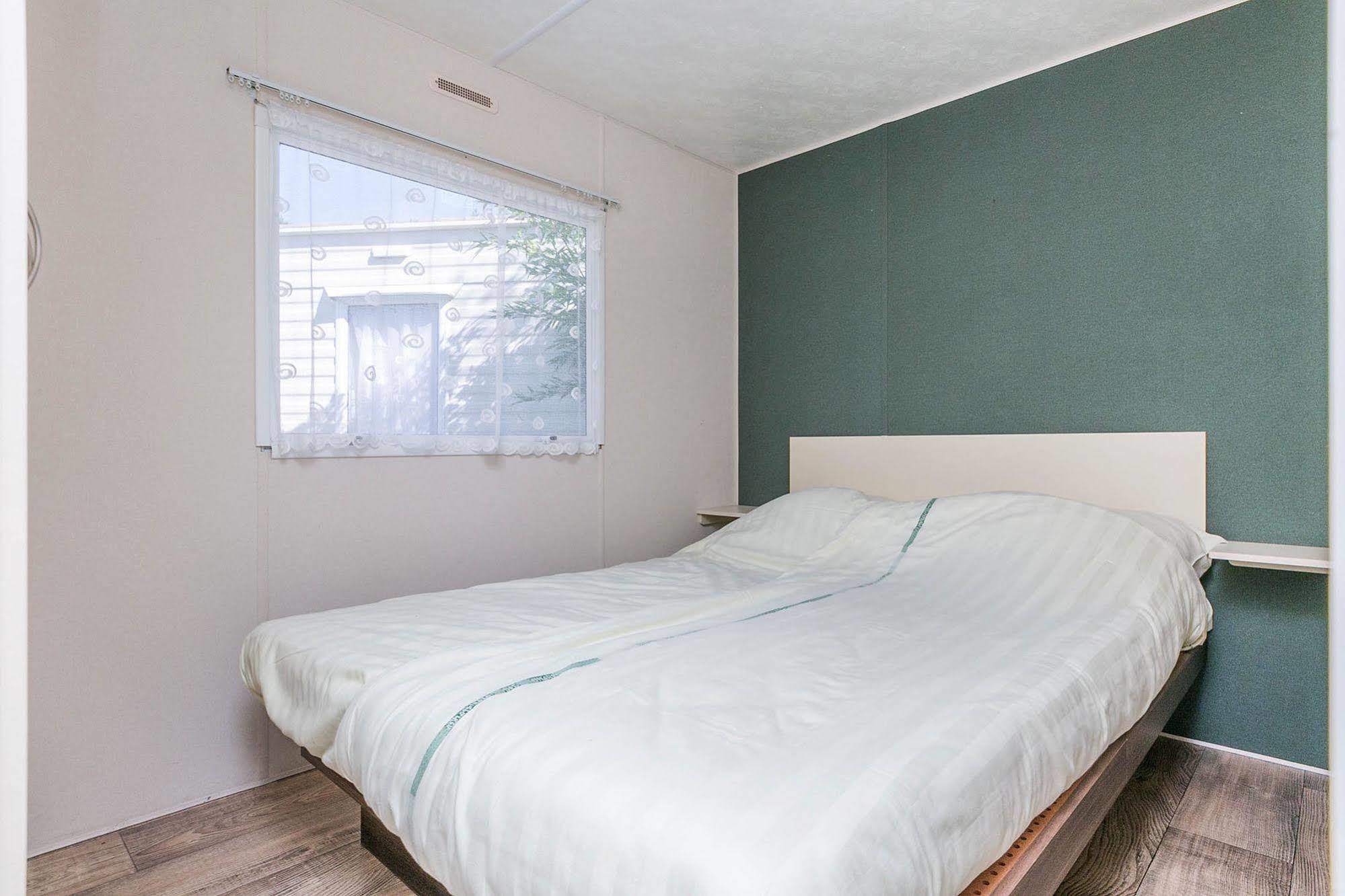 Hotel Camping Blauwe Meer Nv à Lommel Extérieur photo