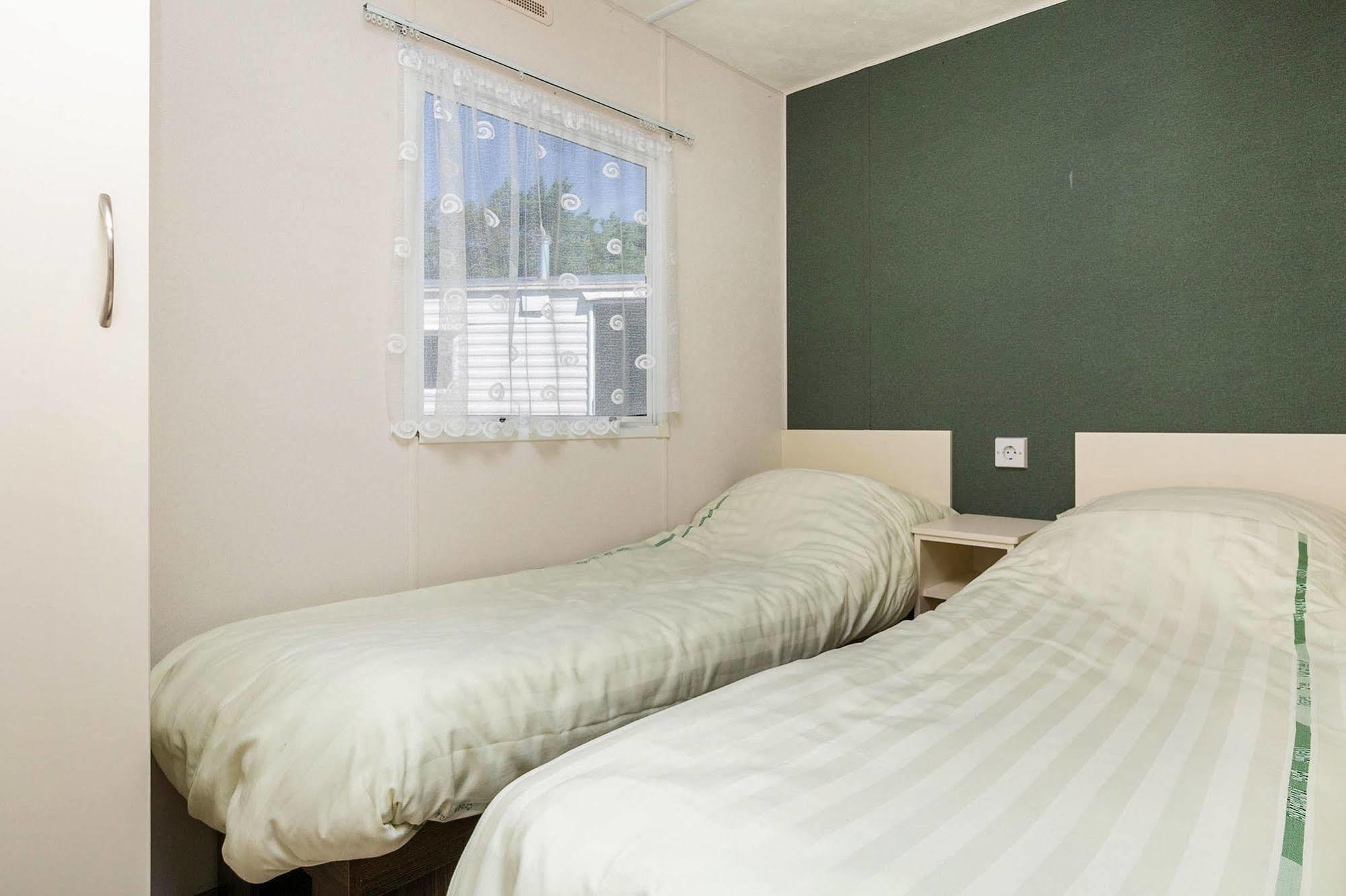 Hotel Camping Blauwe Meer Nv à Lommel Extérieur photo