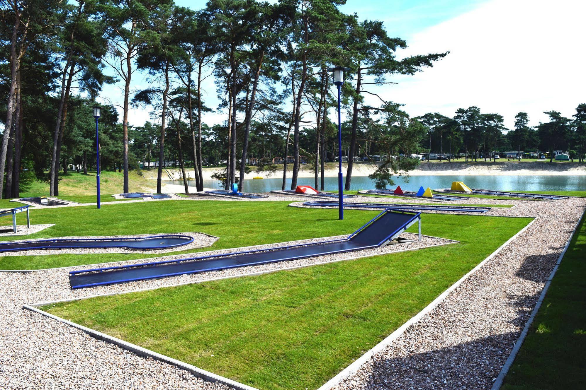 Hotel Camping Blauwe Meer Nv à Lommel Extérieur photo